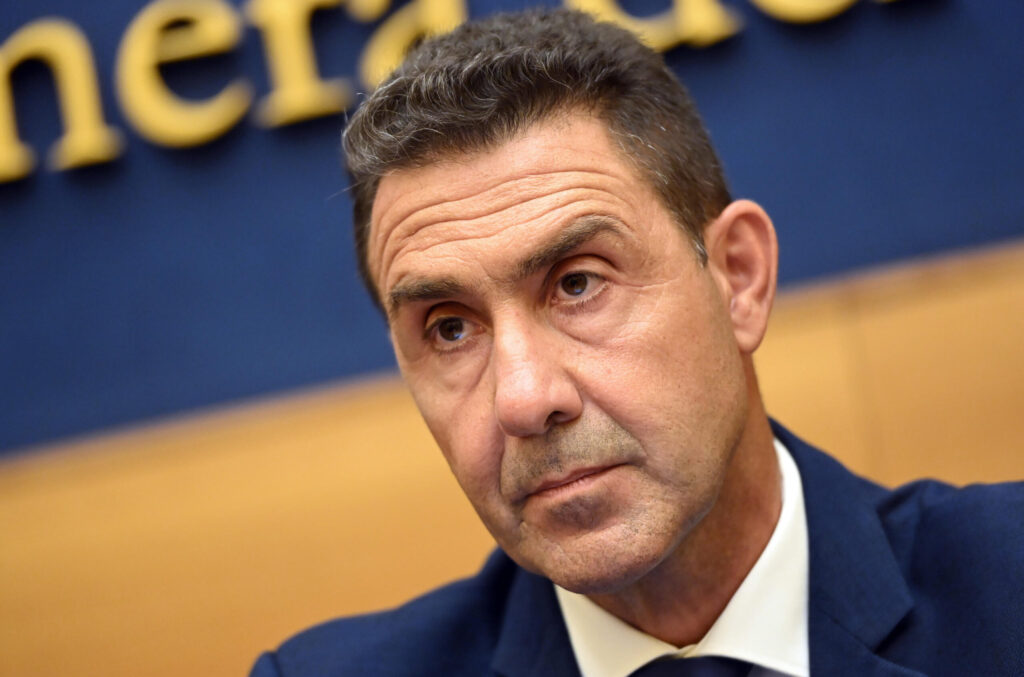Programma di Vannacci: stop unioni civili, educazione militare e restrizioni sui diritti Lgbt+