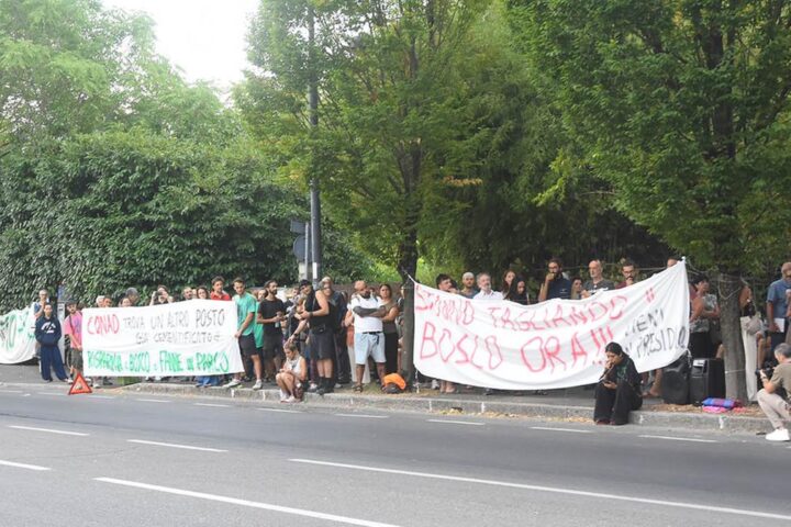 Protesta ecologista contro il supermercato a Reggio Emilia: il centrosinistra si divide