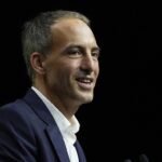 Raphaël Glucksmann annuncia la sua candidatura alle elezioni presidenziali francesi del 18 aprile