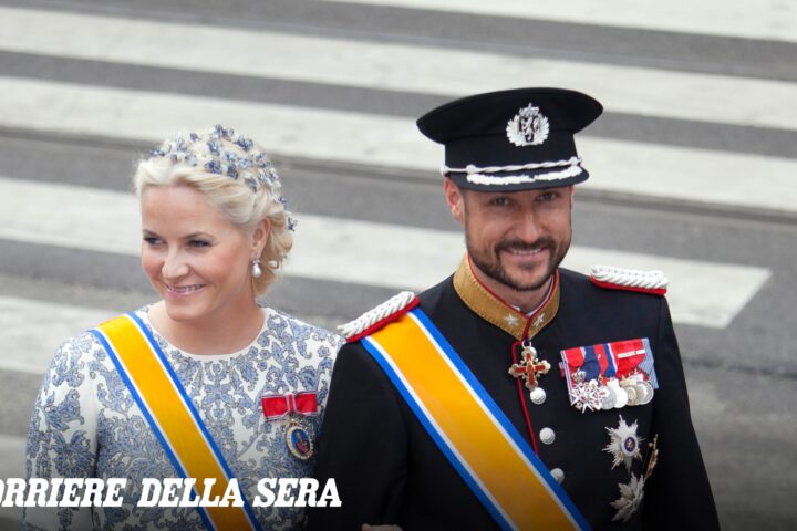 Re Haakon VIII di Norvegia e Mette Marit festeggiano 25 anni di matrimonio tra sfide e traguardi