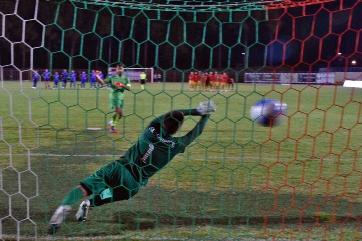 Recanatese avanza in Coppa Italia dopo una serie di rigori contro la Maceratese