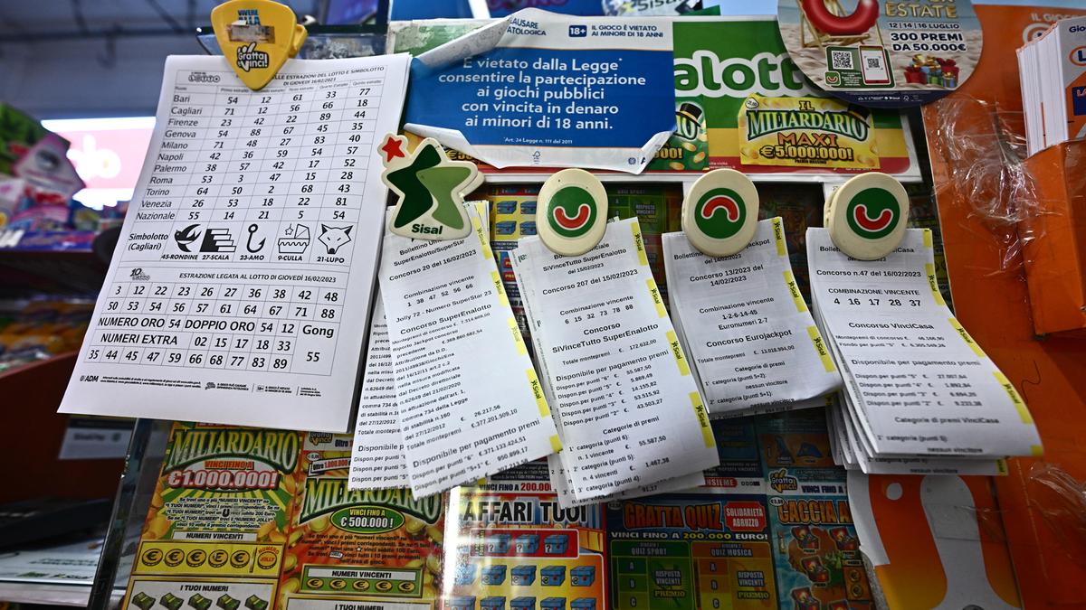 Recuperato il biglietto della lotteria da un milione di euro gettato per errore a Bitonto