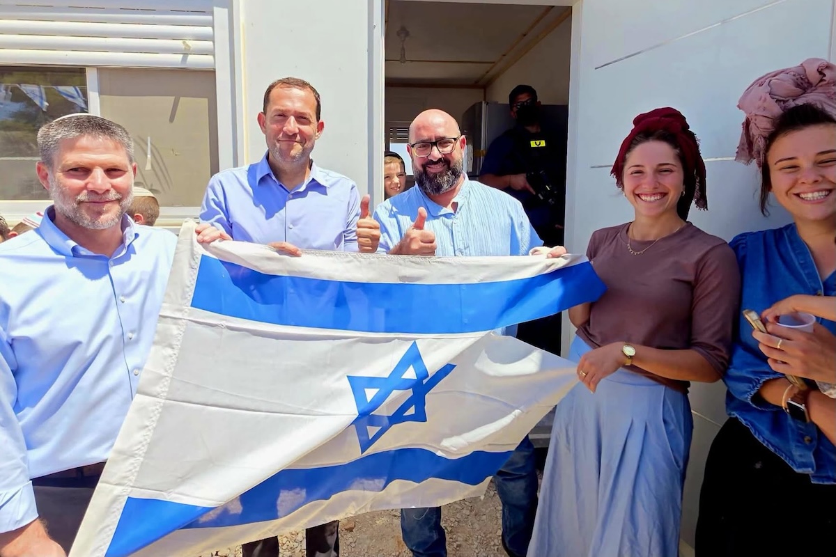 Ritorno dei coloni israeliani a Kadim, insediamento smantellato nel 2005 nella Cisgiordania