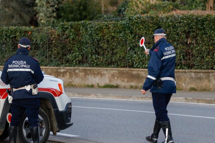 Rivoluzione nel Codice della strada: patente a 17 anni e multe più proporzionate in arrivo