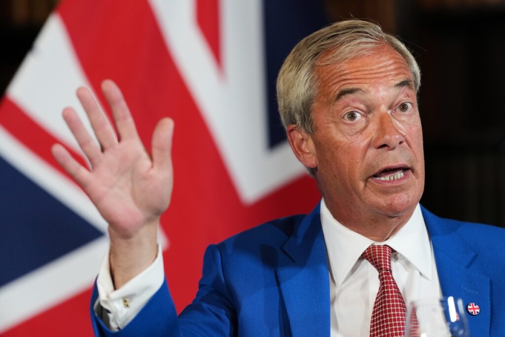Rupert Lowe invita Nigel Farage a un'alleanza nella destra radicale britannica nonostante le controversie passate