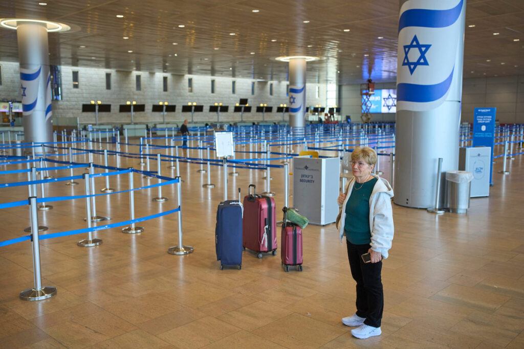 Sempre più israeliani lasciano il paese nel 2025, superando il numero degli immigrati