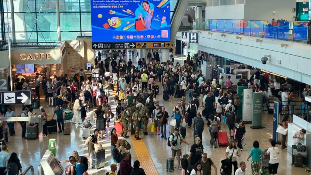 Sospensione di Schengen con la Spagna: controlli in ingresso incertezza e preoccupazioni per i turisti italiani