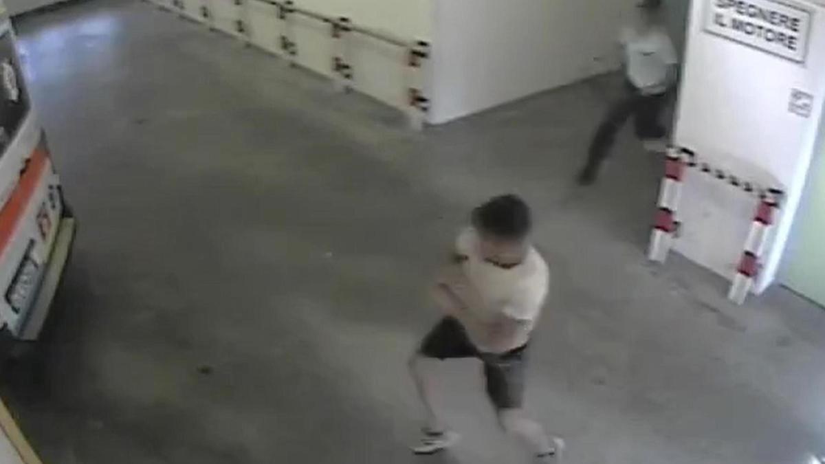 Sparatoria all'ospedale di Prato durante un inseguimento: ferito un agente penitenziario