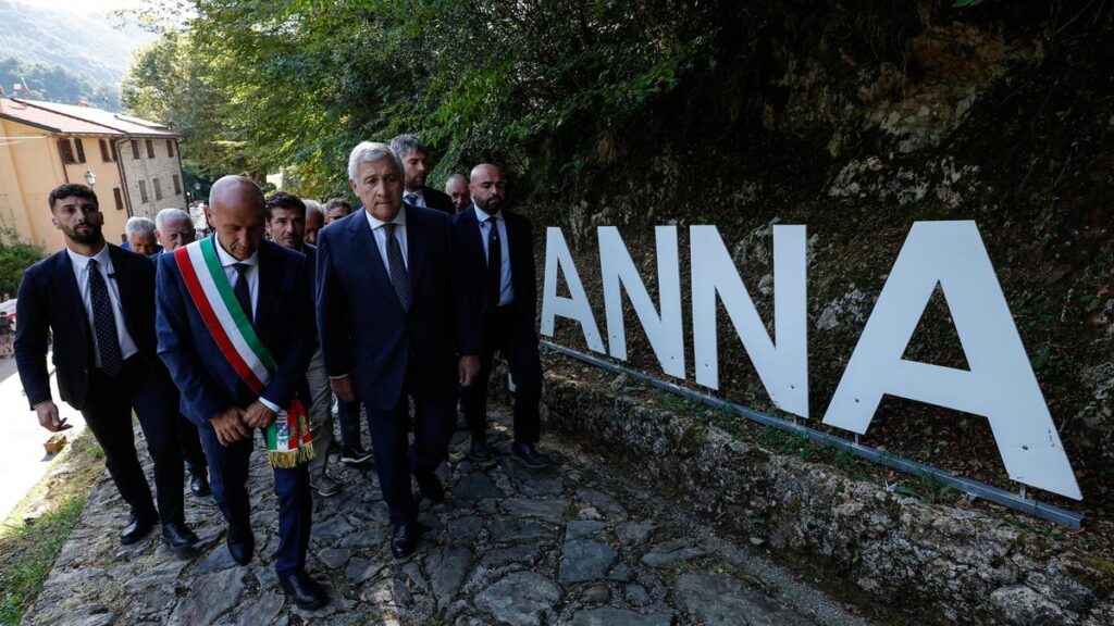 Tajani partecipa alla commemorazione dell’eccidio di Sant’Anna di Stazzema, un gesto storico per il governo italiano