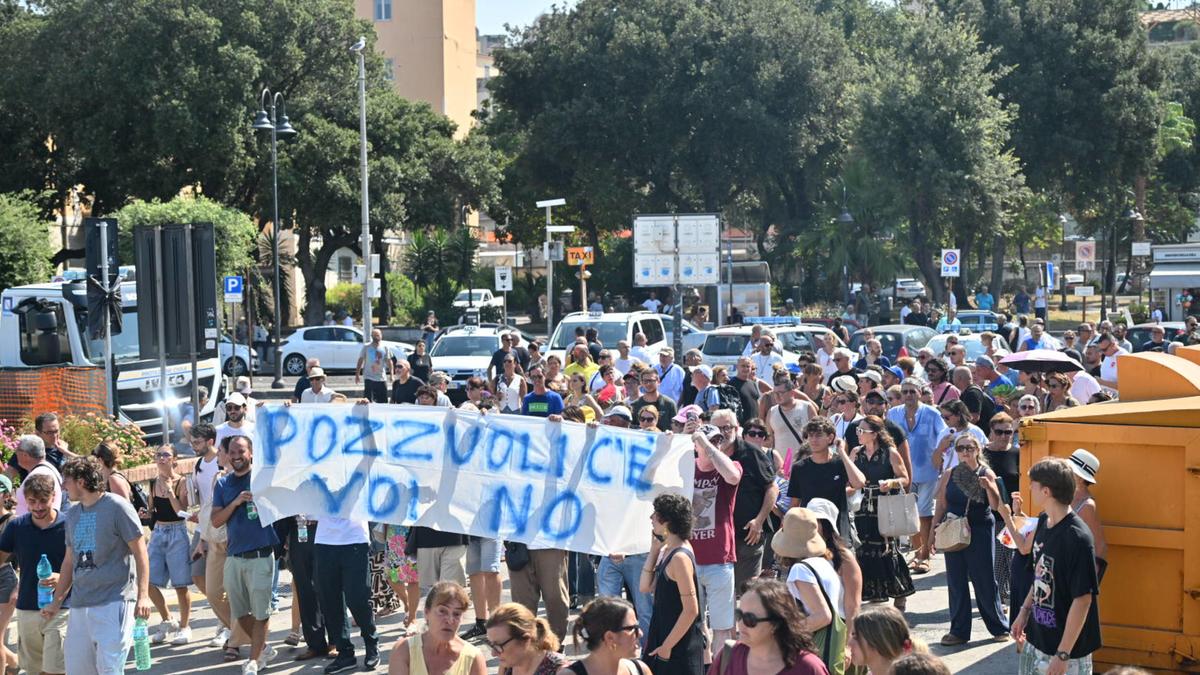 Terremoto a Pozzuoli: gli abitanti chiedono aiuto alle istituzioni dopo nuovi crolli e sfollamenti