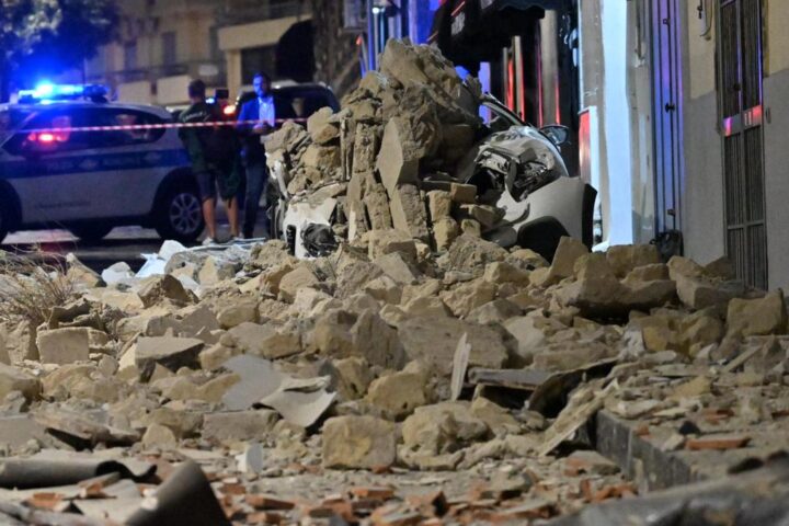 Terremoto nei Campi Flegrei: scosse in corso e danni significativi, allerta rimane gialla