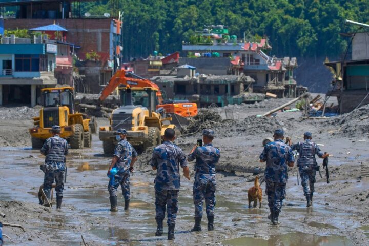 Tre italiani risultano dispersi a causa dell'esondazione tra Nepal e Tibet