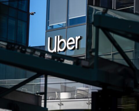 Uber multata per 825 milioni di euro nei Paesi Bassi per violazione dei diritti dei conducenti
