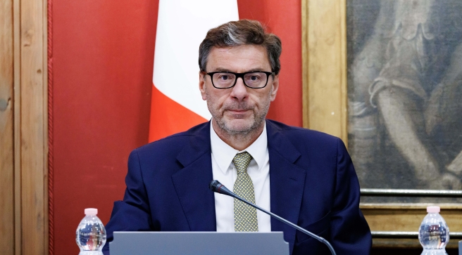 Ue concede all'Italia flessibilità di bilancio per energia: condizioni per deficit aumentato