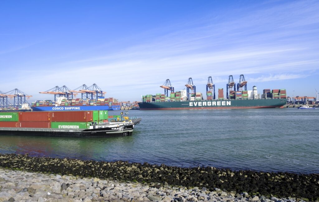 Un morto e diversi feriti per un'esplosione nel porto di Rotterdam nei Paesi Bassi