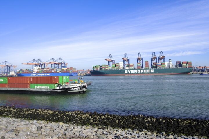 Un morto e diversi feriti per un'esplosione nel porto di Rotterdam nei Paesi Bassi