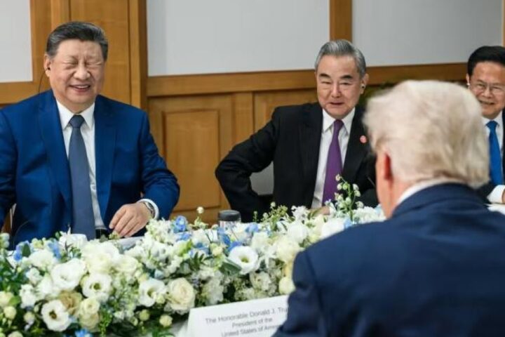 Xi non ritiene che le sanzioni americane contro l'Iran colpiranno la Cina e continua a importare petrolio