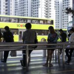 A Singapore introdotte multe fino a 340 euro per ascoltare musica ad alto volume sugli autobus pubblici