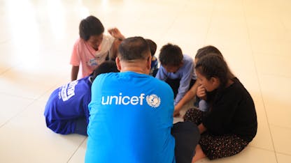 Allerta Unicef: ogni 9 minuti un adolescente tra 15 e 19 anni muore per suicidio