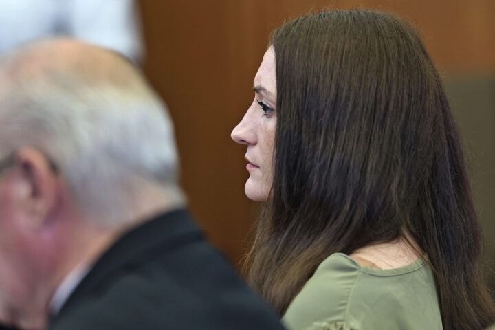 Annullato il processo contro Lindsay Clancy, accusata di omicidio dei suoi tre figli