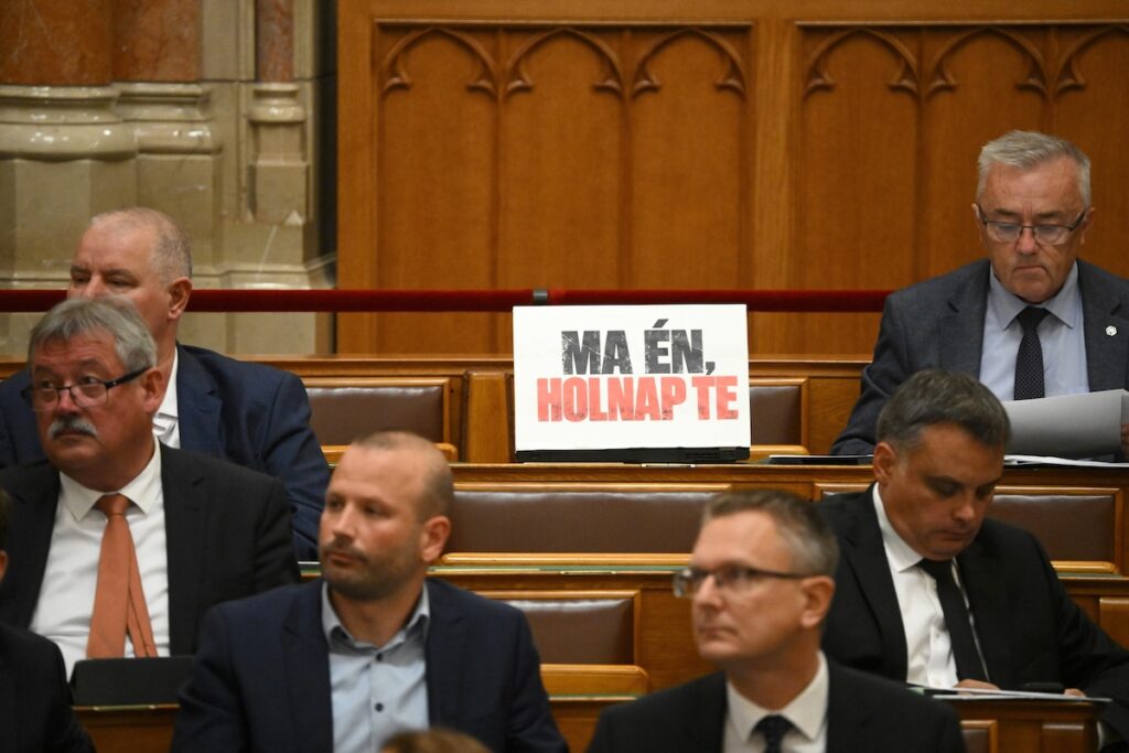 Arrestati in Ungheria due ex ministri del governo Orbán per corruzione