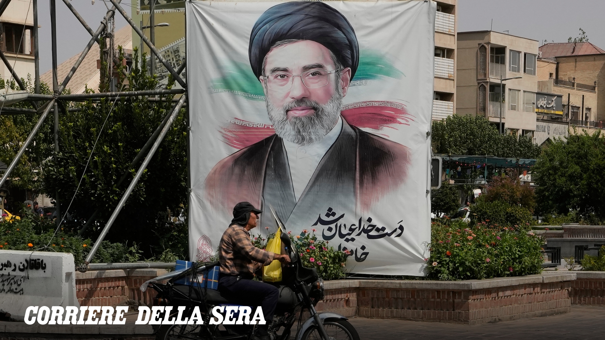 Attacco aereo Usa su aeroporto civile a Jiroft, Iran, secondo i media iraniani