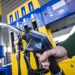 Benzina a 2,124 euro, aumentano anche le bollette del gas del 6,9%