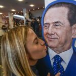 Berlusconi celebra novant'anni con festa privata a Villa Certosa e omaggi a Napoli