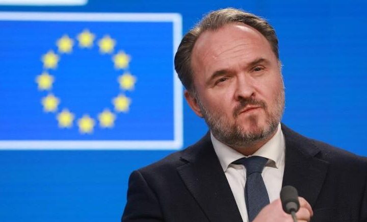 Bruxelles approva regolamento sugli affitti brevi, il centrodestra italiano insorge