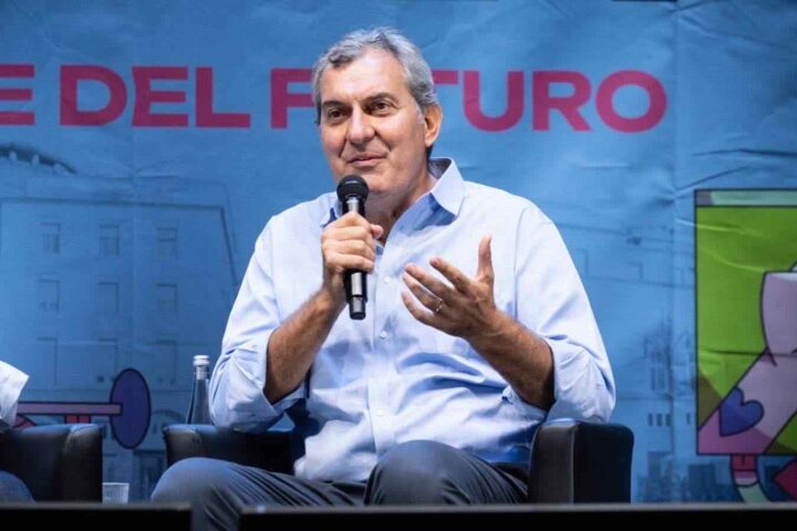 Calabresi presenta il suo programma elettorale per Milano: focus su casa, asili nido e spazi gratuiti