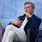 Calenda al Festival di Open 2026: «Conte ha distrutto la sinistra, M5S è pericoloso»