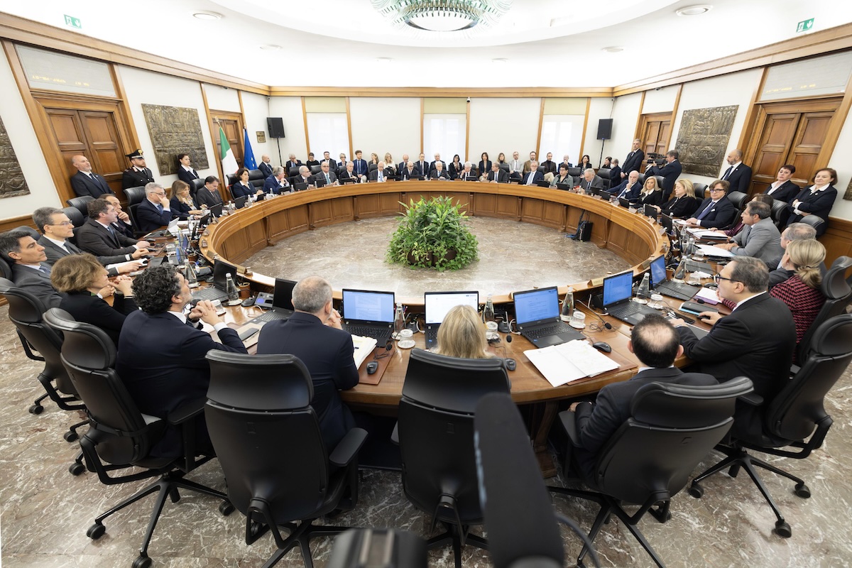 Candidature aperte per il Csm: Zanon e Zanettin in pole, il ruolo di Schifani e le manovre di Renzi