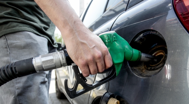 Carburanti, proroga di due settimane per taglio accise: gas e petrolio in aumento