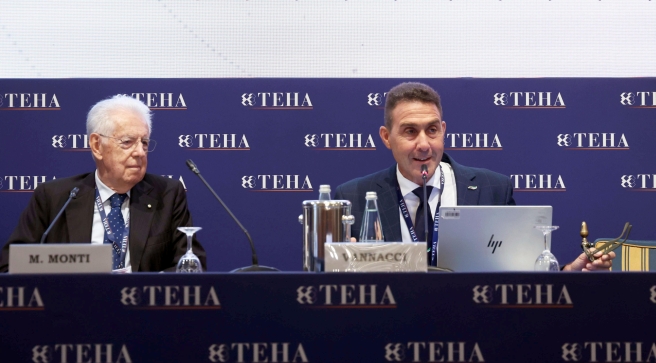 Cernobbio: applausi per Monti, Vannacci criticato come impreparato da imprenditori
