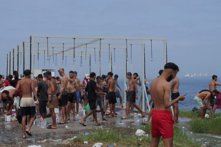 Certezza sui migranti a Ceuta: stime oscillano tra 6.000 e 15.000 unità