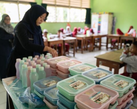Circa 2000 persone in Indonesia colpite da intossicazione alimentare dopo pasti scolastici gratuiti