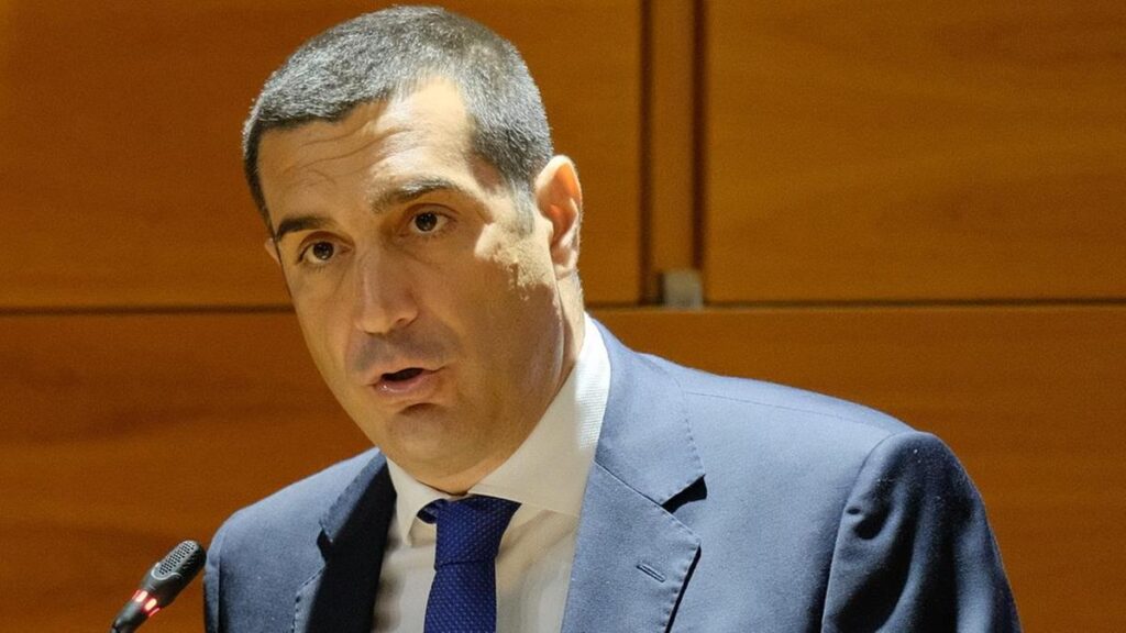 De Pascale critica il decreto del governo: "Misura elettorale che aumenterà il debito"