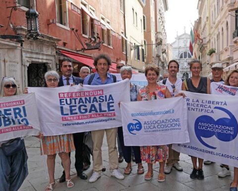 Divisioni nella destra italiana sui diritti legati al fine vita