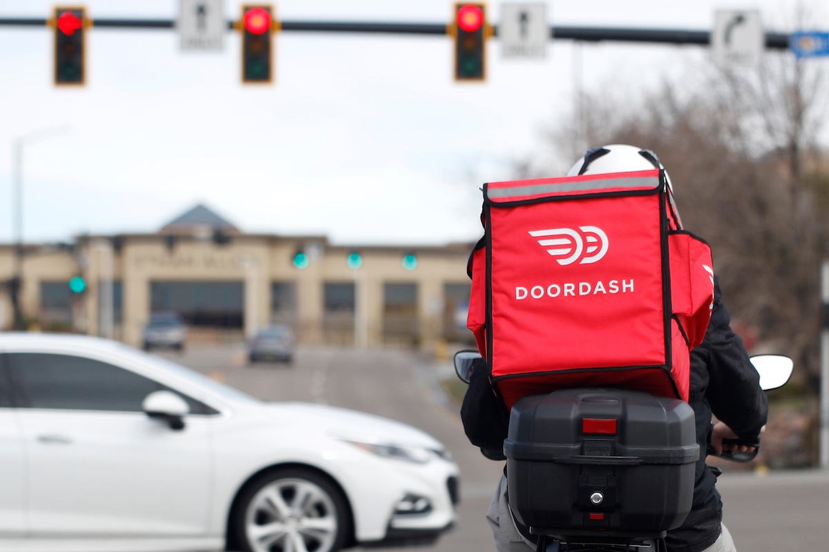 DoorDash accetta di pagare 131,5 milioni di dollari per violazioni verso 264mila fattorini a New York
