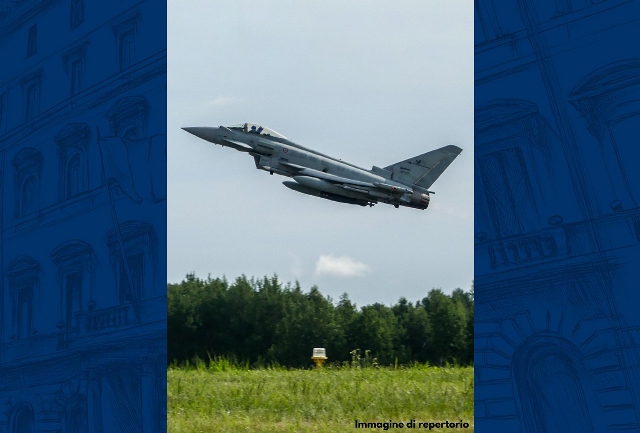 Due caccia italiani intercettano drone nello spazio aereo lituano durante missione NATO