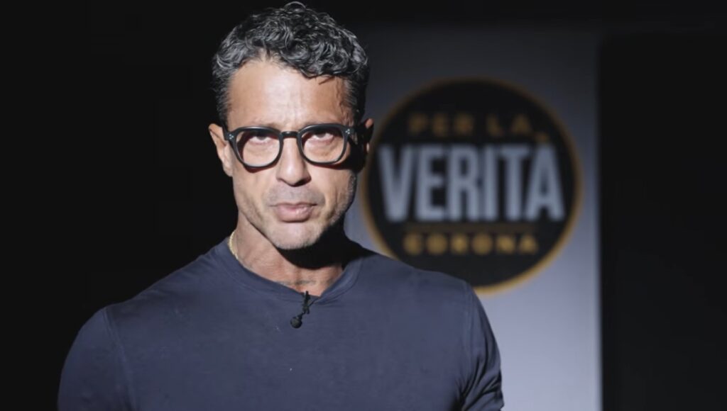 Fabrizio Corona lancia il suo movimento politico, ma è inabile a candidarsi per interdizione perpetua