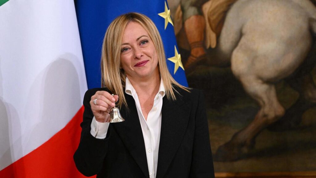 Fiducia in meloni stabile al 44%: sfide politiche e costi della vita per il governo