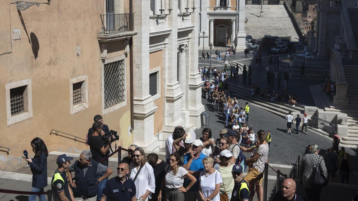 Funerali di Stato per Emma Bonino: la memoria della leader radicale al centro di polemiche ecclesiastiche