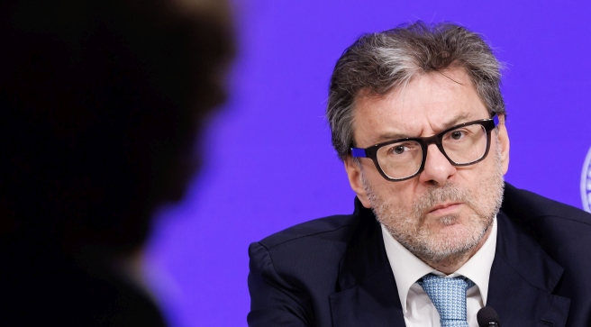 Giorgetti propone tasse agevolate per aumenti di stipendio ai giovani