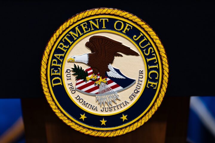 Gli Stati Uniti accusano cinque agenti russi di pianificare omicidi di dissidenti all'estero