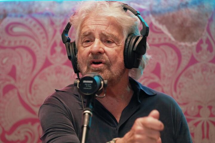 Grillo non funderà un nuovo partito ma critica Conte e il M5s