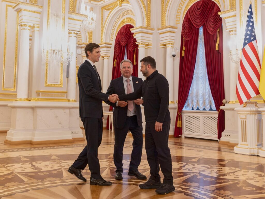 Guerra in Ucraina, Zelensky: «Incontri proficui con i mediatori americani»