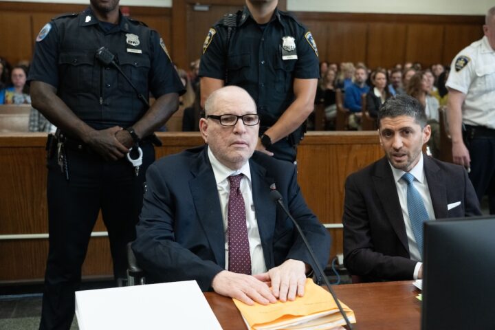 Harvey Weinstein condannato a 15 anni di carcere per violenza sessuale a New York