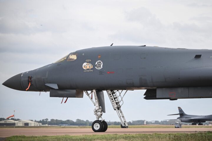 I bombardieri strategici Usa in Iran e il ruolo cruciale della base britannica di Fairford