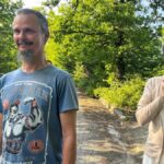 I genitori della famiglia nel bosco denunciano la decisione del tribunale e il rischio per la salute dei loro figli